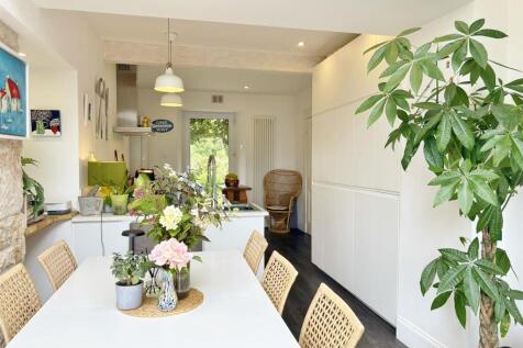 Kitchen dining room