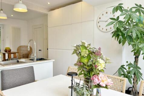 Kitchen dining room
