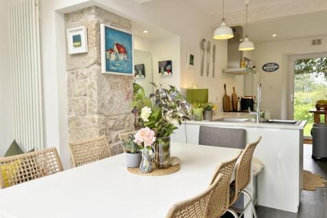 Kitchen dining room