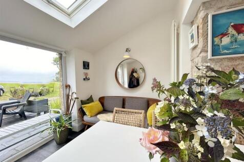 Towards rear garden
