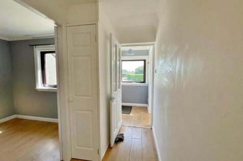 Hallway to entrance porch
