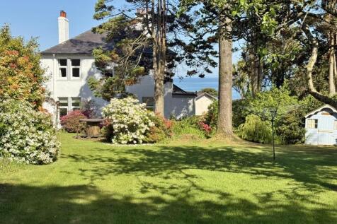 Top of rear gardens looking to sea view