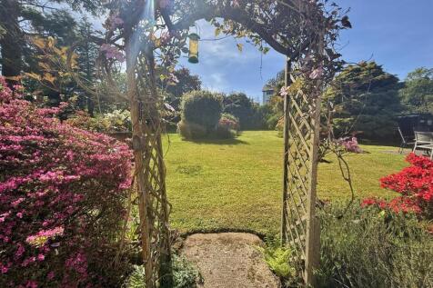 Rose arch