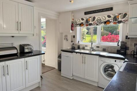 Kitchen to dining room