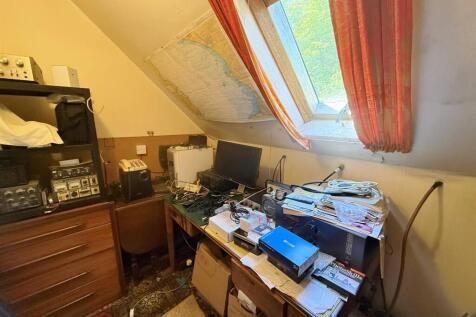 Bedroom 3/ study