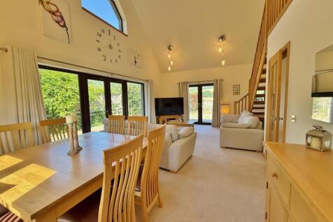 Lounge dining room
