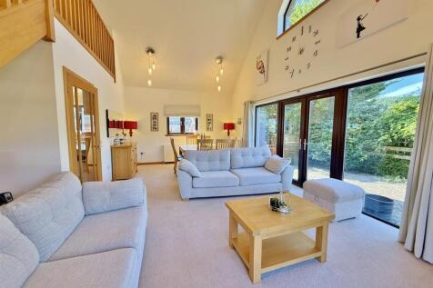 Lounge dining room