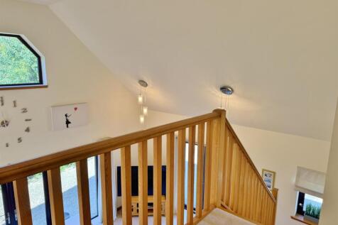 Upper landing