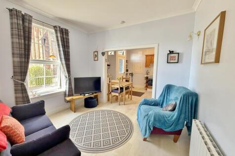 Lounge to kitchen