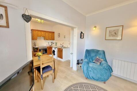 Lounge to dining and kitchen area