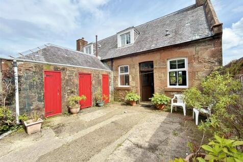 Enclosed courtyard
