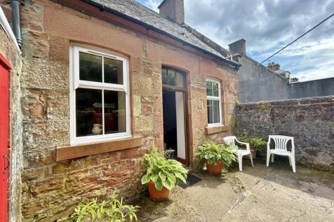Enclosed courtyard