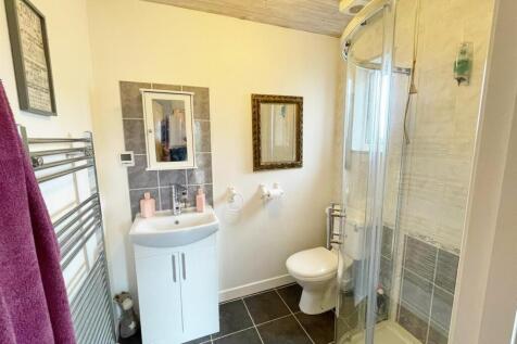 Annex Shower Room