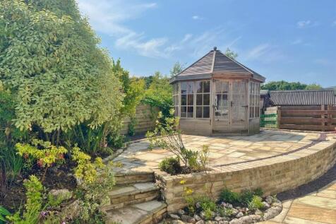 Rear summer house