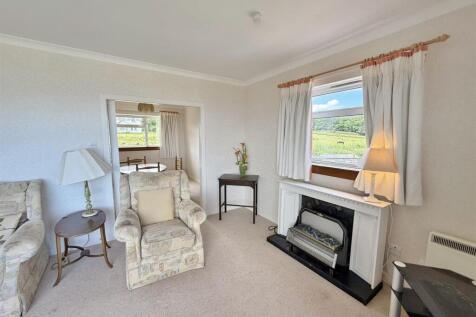 Lounge to dining room