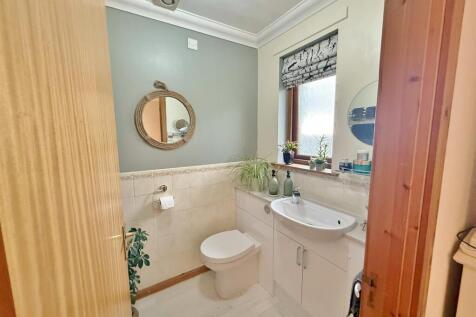Ensuite shower room