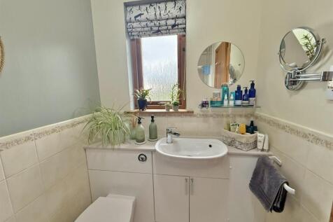 Ensuite shower room