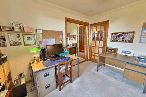 Bedroom 3 / Study
