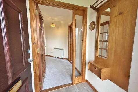 Front entrance vestibule to hallway