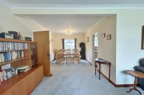 Lounge towards dining area