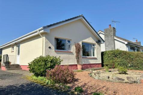 12 Murray Crescent