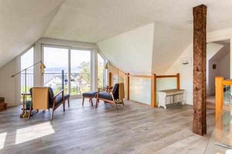 Art Studio / Upper Lounge