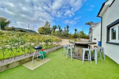 Alfresco Dining
