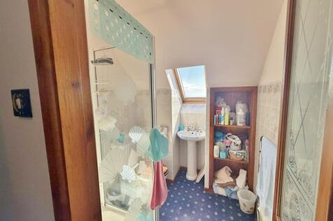 Bedroom 4 Ensuite Shower room