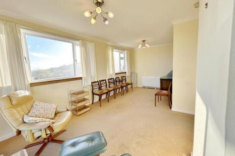 Lounge towards dining area