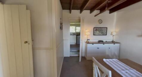Dining room to kitchen
