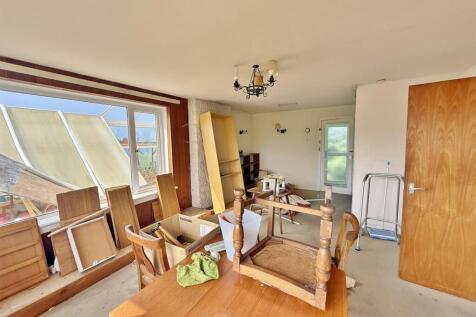 Lounge/ dining room