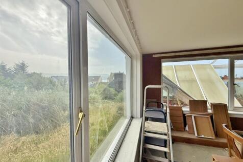 Lounge side view