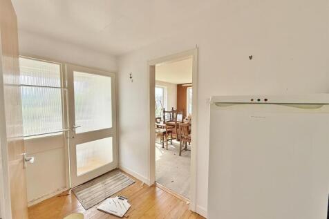 Hallway to lounge