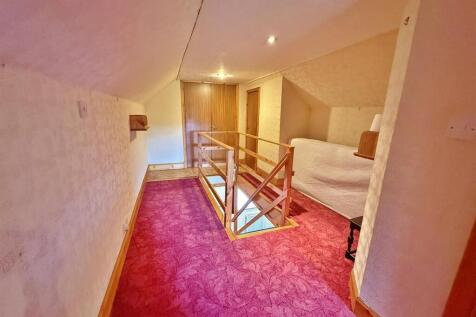 Upper hallway from bedroom