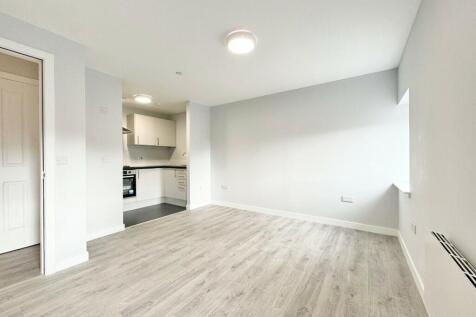 Lounge to kitchen