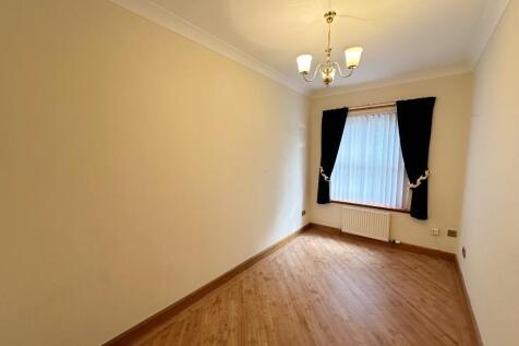 Office / bedroom 5