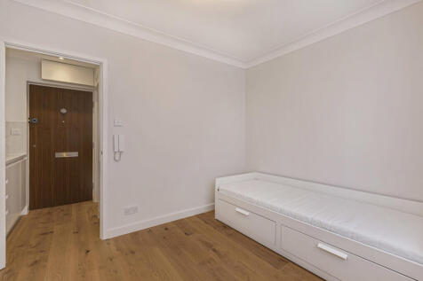Studio Room