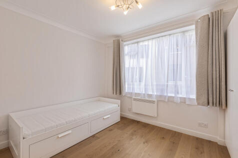 Studio Room