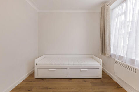 Studio Room