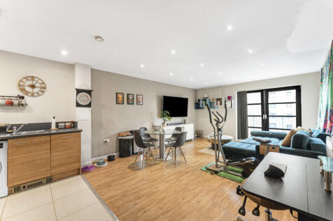 Reception/Kitchen