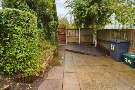 CAM01856G0-PR0147-STILL010.jpg