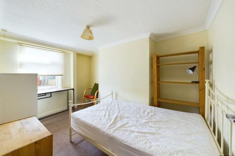 CAM02887G0-PR0247-STILL006.jpg