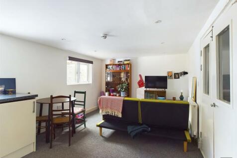 CAM02887G0-PR0249-STILL001.jpg