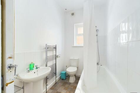 CAM02887G0-PR0241-STILL005.jpg