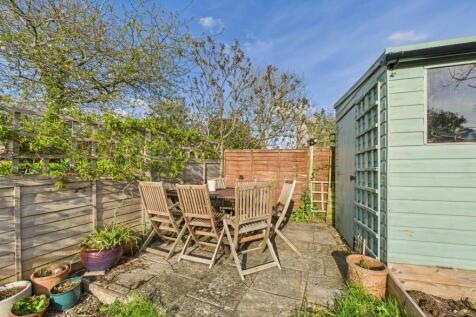 CAM02887G0-PR0441-STILL045.jpg