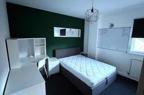 Bedroom 1 Pic 3.jpg