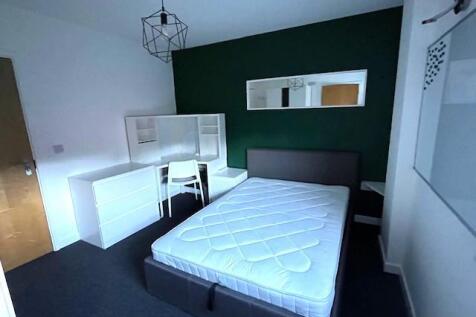 Bedroom 1.jpg