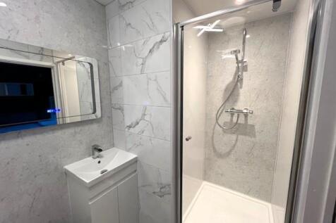 En Suite  Pic 2.jpg