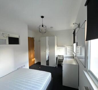 Bedroom 2 Pic 2.jpg