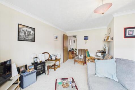 CAM02887G0-PR0493-STILL004.jpg